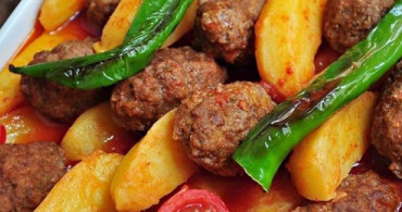 Sulu Köfteli Patates Tarifi