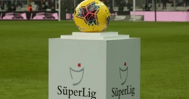 Süper Lig'de heyecan dorukta: Aynı anda oynanacak 7 maçla küme düşme savaşı kızışıyor!