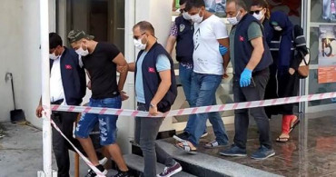 Suriyeli Bir Grup Polis Kılığına Girdi Turistleri Gasp Etti