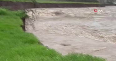 Susurluk Çayı'nda Yağışlar Sonrası Su Seviyesi Yükseldi