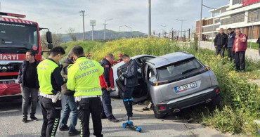 Susurluk'ta Çift Taraflı Trafik Kazası: 4 Yaralı