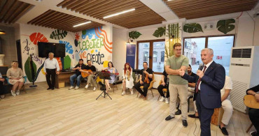 Tahmazoğlu gençlerle buluştu