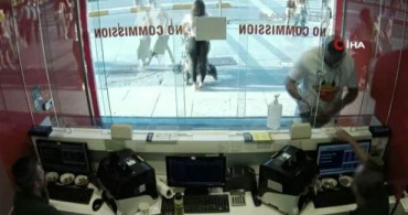 Taksim’de Hayrete Düşüren Telefon Hırsızlığı Kamerada