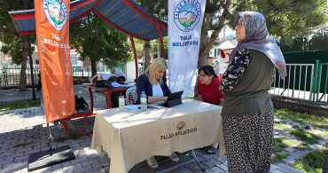 Talas'ta gezici kütüphane ile çocuklar okuma ve eğlenceyi bir arada yaşıyor