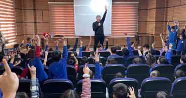 Tanju Çolak, Öğrencilerle Buluştu: Disiplin ve Mücadele Başarının Anahtarıdır