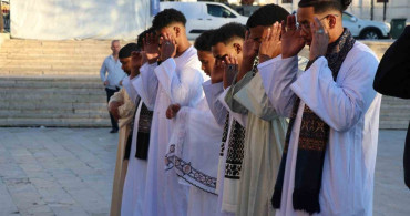 Tarihi Kale Camii'nde Kurban Bayramı Sevinci