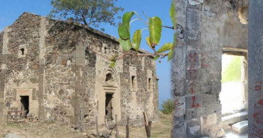 Tarihi Kilise Defineciler Yüzünden Talan Oldu