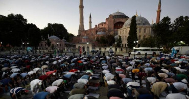 Ayasofya Camii'de Tarihi Cuma Namazı Kılındı