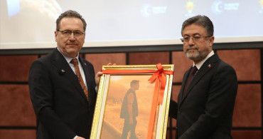 Tarım ve Orman Bakanı Yumaklı'dan Bayrak ve Güvenlik Vurgusu