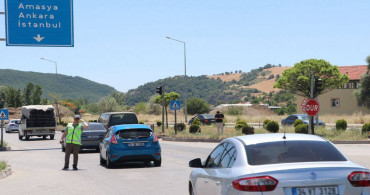 Tatil bitti göç tersine döndü: Trafik birçok bölgede felç oldu
