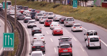 Tatilciler dönüyor! Bayram dönüşü trafikte kilometrelerce kuyruklar oluştu