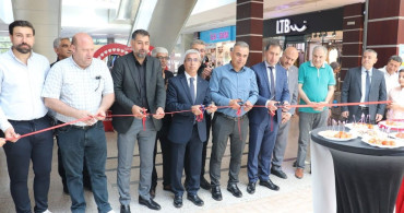 Tatvan'da ilkokul öğrencilerinin sanatsal sergisi yoğun ilgi gördü
