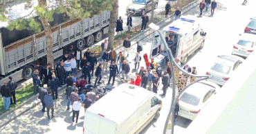 Tatvan’da Motosiklet ve Elektrikli Bisiklet Çarpıştı: İki Yaralı