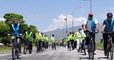Tatvan’da pedallar sağlıklı yarınlar için çevrildi