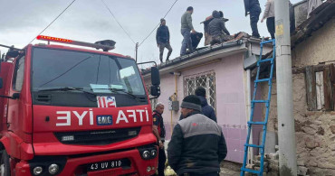 Tavşanlı'da Çıkan Yangın Kontrol Altına Alındı
