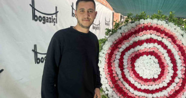 Tavşanlı'da Dev Çiçekle Evlilik Teklifi