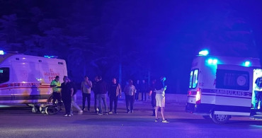 Tavşanlı'da kavşakta motosiklet kazası: 3 kişi yaralandı