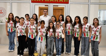 Tavşanlı'da voleybol şampiyonu kutlandı
