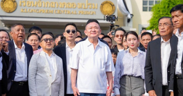 Tayland'ın Eski Başbakanı Thaksin Shinawatra şartlı tahliye edildi