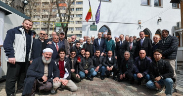 TBMM Başkanı Kurtulmuş, Bükreş'teki Carol-Hunchiar Camii'ni Ziyaret Etti