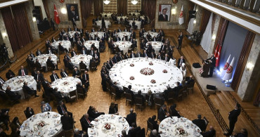 TBMM Başkanı Kurtulmuş’un Üniversiteler Üzerine Vurguları: Eğitimde Nitelik ve İşbirliğinin Önemi