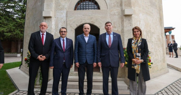 TBMM Başkanı Numan Kurtulmuş Galiçya Türk Şehitliği ve Gül Baba Türbesi'ni Ziyaret Etti