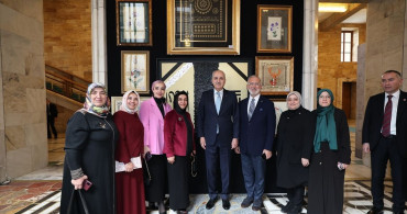 TBMM'de 'Hilalin Işığında' Sergisi Ziyareti