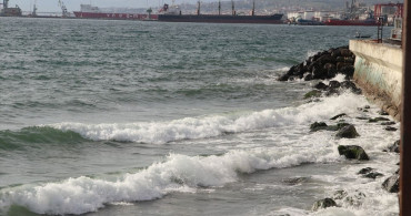 Tekirdağ Balıkçılar Lodos Nedeniyle Limanda Bekliyor