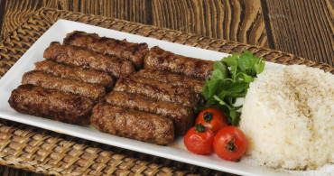 Tekirdağ Köftesi Nasıl Yapılır?