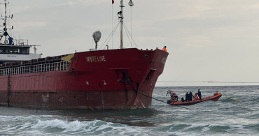 Tekirdağ'da Karaya Oturan Kuru Yük Gemisi Kurtarıldı