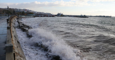Tekirdağ'da Lodos Deniz Ulaşımını Aksatıyor