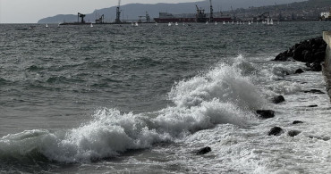 Tekirdağ'da Lodos Deniz Ulaşımını Etkiliyor