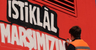 Tekirdağlı Genç Sanatçı Mahmut Esat Özcan'dan Renkli Duvarlar