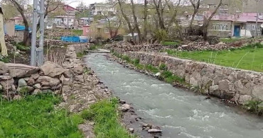 Tekman'da Dere Yatağına Düşen Çocuk Boğuldu
