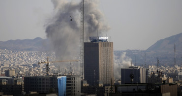 “Tel Aviv’de Korku Gecesi: İran Füzeleri İsrail’in Merkezini Vurdu”