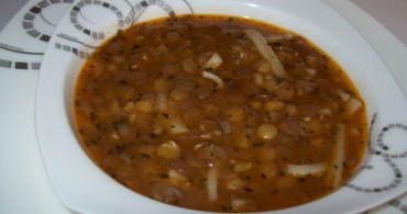 Terbiyeli Erişteli Yeşil Mercimek Çorbası
