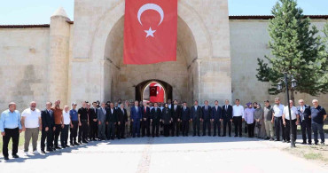Tercan'da 15 Temmuz fotoğraf sergisi açıldı