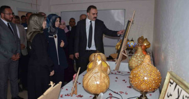 Tercan’da Hayat Boyu Öğrenme Haftası Sergisi Açıldı