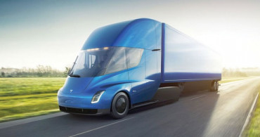 Tesla Semi Modelinin Üretimini Erteledi