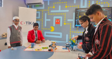 TİKA'nın Güney Afrika'daki Robotik Kodlama Sınıfı