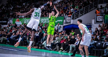 TOFAŞ, Bursaspor Basketbol'u Uzatmada Yenerek Zaferini Elde Etti