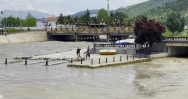 Tokat Belediye Başkanı Yazıcıoğlu, Yeşilırmak'ta Temizlik Çalışması Yürüttü