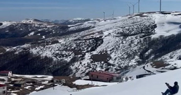 Tokat'ta Kar Duvarları Tünel Görüntüsü Oluşturdu