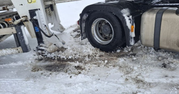 Tokat'ta Kar Nedeniyle Mahsur Kalan Doğal Gaz Tankeri Kurtarıldı