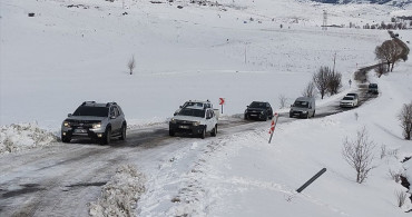 Tokat'ta Kar Nedeniyle Yolda Kalan Araçlar Kurtarıldı
