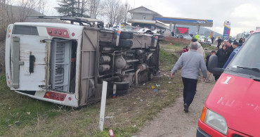 Tokat'ta Öğrencileri Taşıyan Minibüs ile Otomobil Çarpıştı