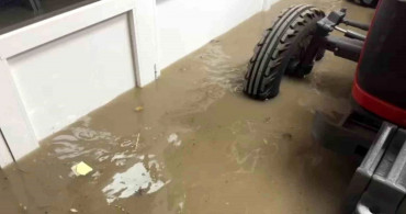 Tokat’ta sağanak yağış hayatı felç etti: Sokaklar göle döndü su baskınları yaşandı