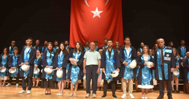 Tomarza Mustafa Akıncıoğlu MYO'da şed bağlama töreni coşkuyla gerçekleştirildi