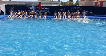 Tomarza'da yüzme heyecanı devam ediyor
