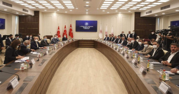 Toplu sözleşme pazarlığı kızıştı: Kamu işçileri için ilk teklif yüzde 30 zam